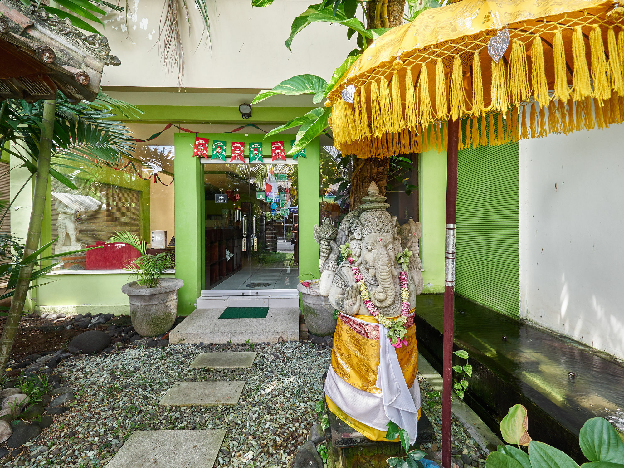 Al-Isha Dharamshala Hotel Kuta  Exterior photo